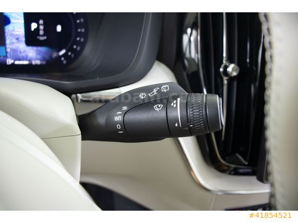 DİKMEN OTO-VOLVO XC60-PLUS DARK-ISITMA SOĞUTMA-HARMAN-MAKYAJLI