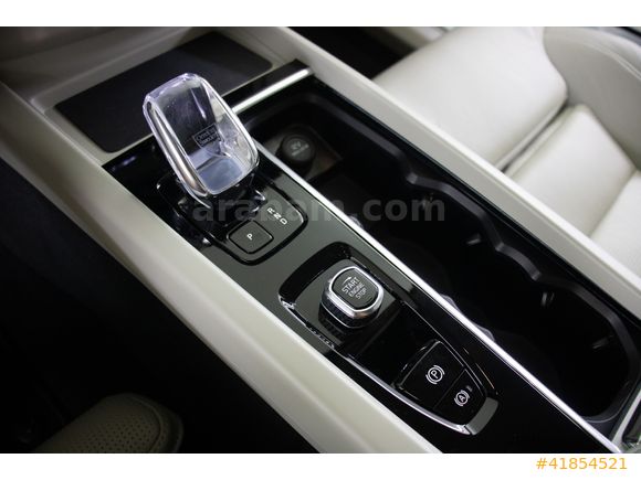 DİKMEN OTO-VOLVO XC60-PLUS DARK-ISITMA SOĞUTMA-HARMAN-MAKYAJLI