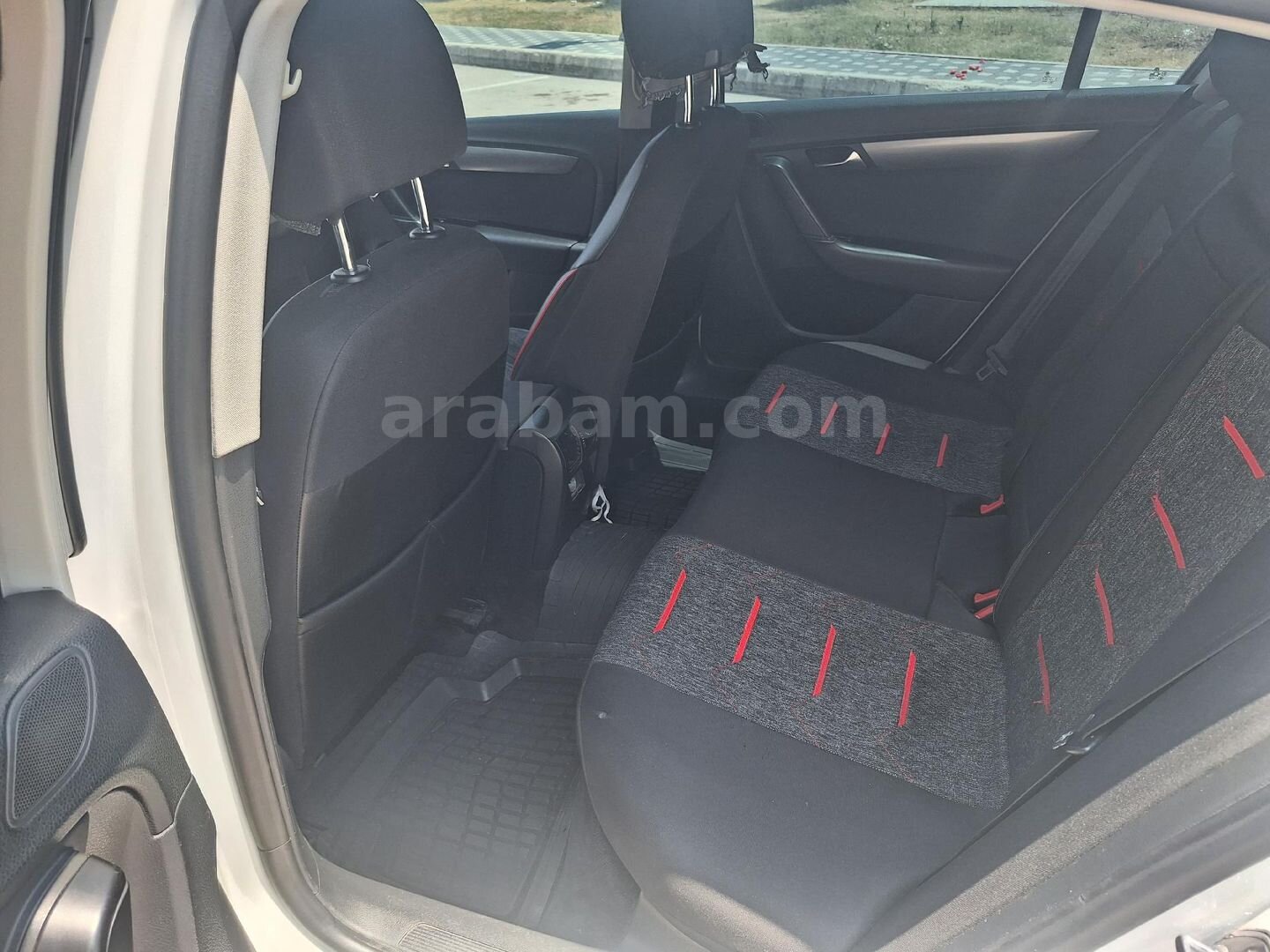 Galeriden Volkswagen Passat 1.6 TDi BlueMotion Comfortline 2012 Model Osmaniye 270.000 km Beyaz 7