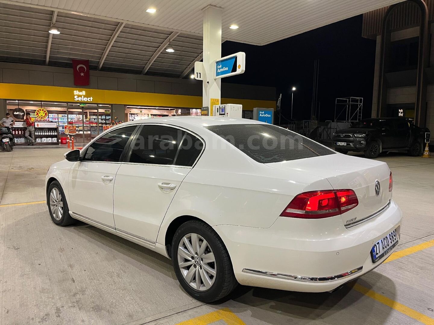 Galeriden Volkswagen Passat 1.6 TDi BlueMotion Comfortline 2012 Model Osmaniye 270.000 km Beyaz 4