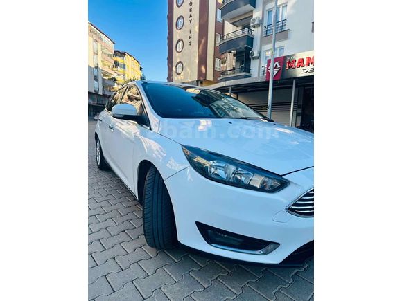 Galeriden Ford Focus 1.6 Titanium otomatik 2015 Model Şanlıurfa