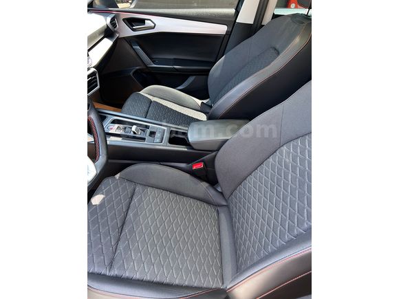 Sahibinden Seat Leon 1.5 eHybrid FR 2025 Model 