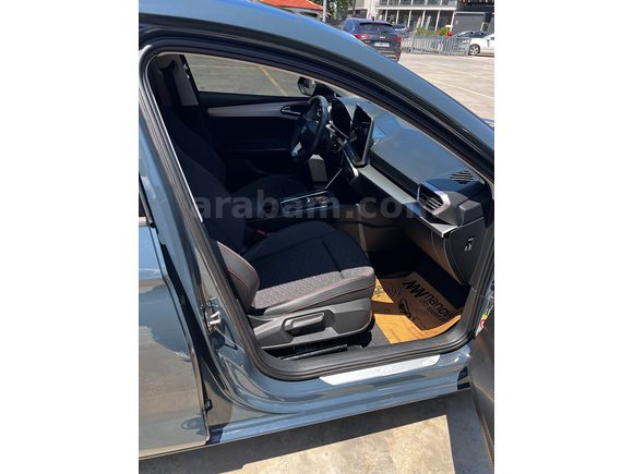 Sahibinden Seat Leon 1.5 eHybrid FR 2025 Model 