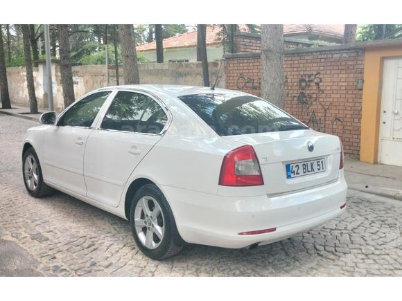 Skoda Octavia 1.6 TDI Elegance CR DSG 2011 Modell