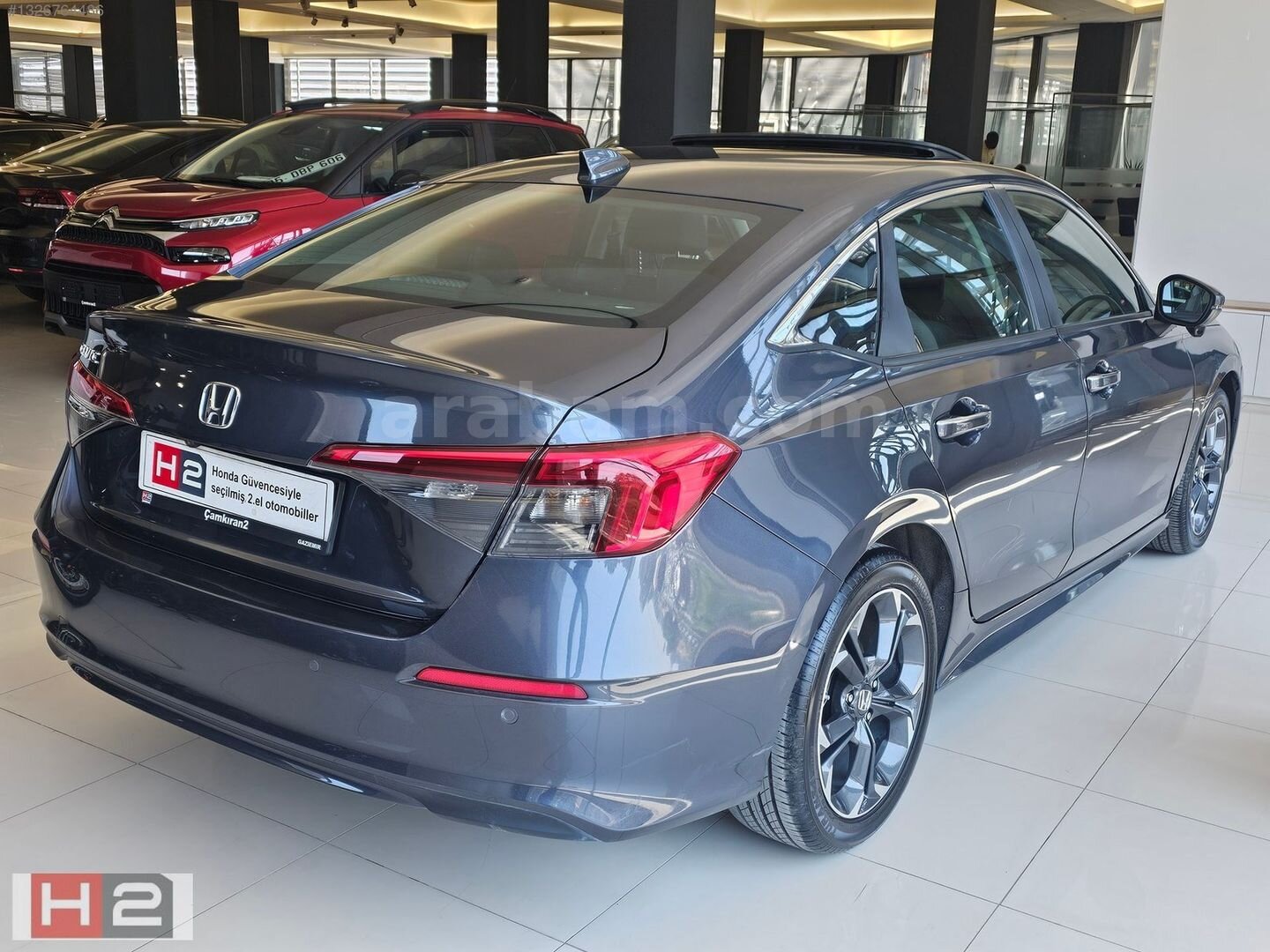 Galeriden Honda Civic 1.5 i-VTEC Executive Plus 2024 Model İzmir 26.320 km Gri 5