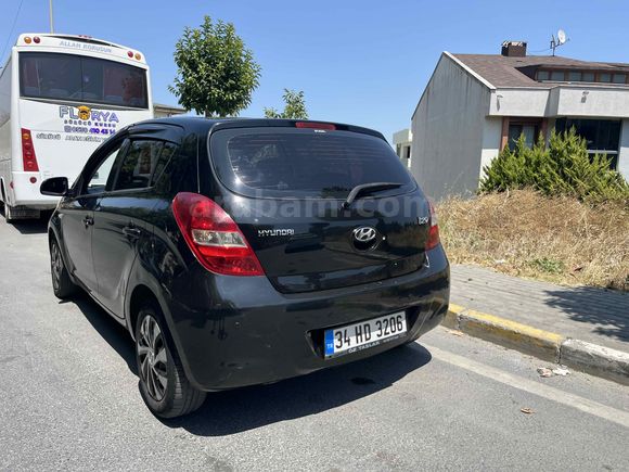 Sahibinden Hyundai i20 1.4 CRDi Team 2011 Model 
