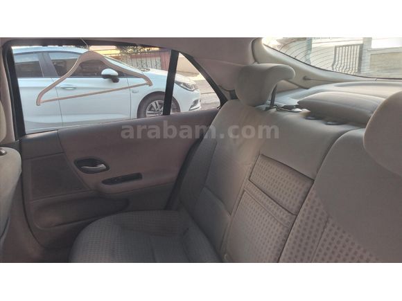 Sahibinden Renault Laguna 1.6 Authentique 2004 Model