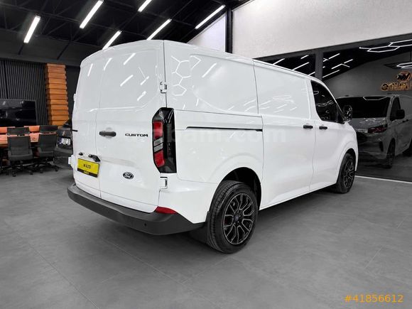 VM AUTO'DAN FORD CUSTOM 320S HATASIZ BOYASIZ %20 FATURALI