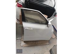 NİSSAN JUKE HATASIZ DOLU ORİJİNAL SAĞ ÖN KAPI...MİL OTO