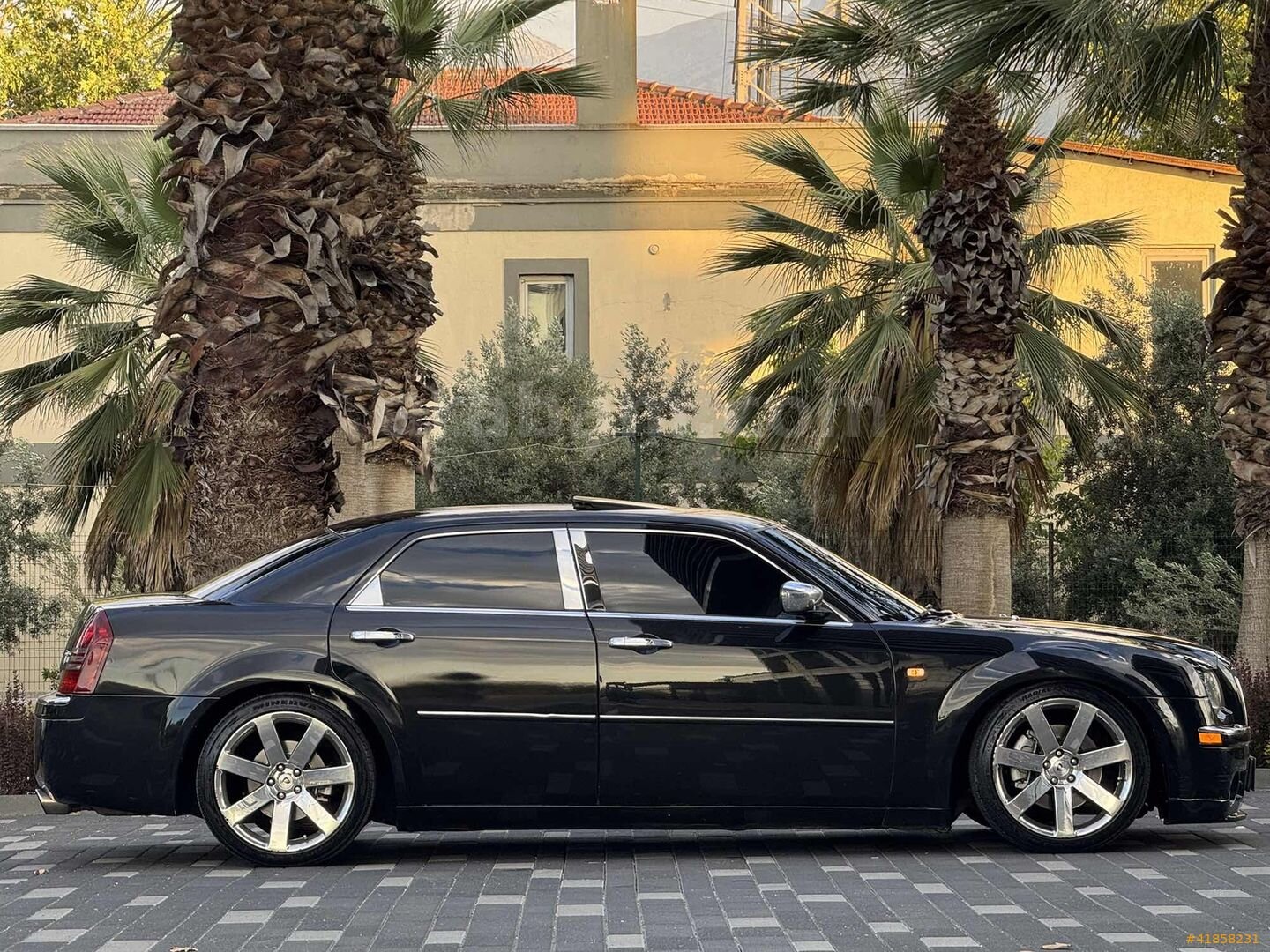 Galeriden Chrysler 300 C 3.0 CRD 2006 Model Denizli 380.000 km Siyah 6