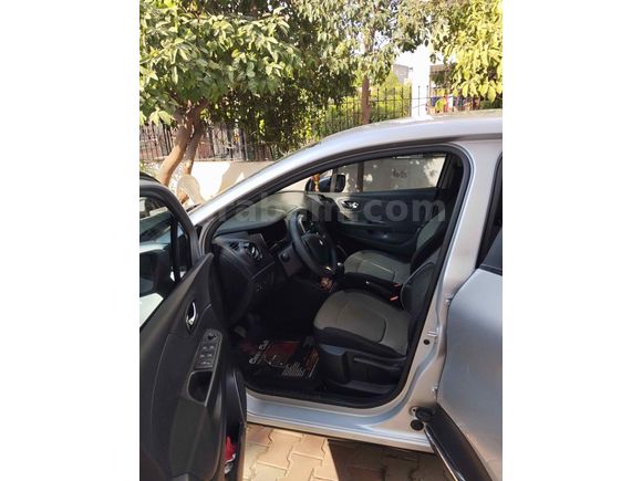 Sahibinden Renault Captur 1.5 dCi Touch 2014 Model  60.000 km Gri