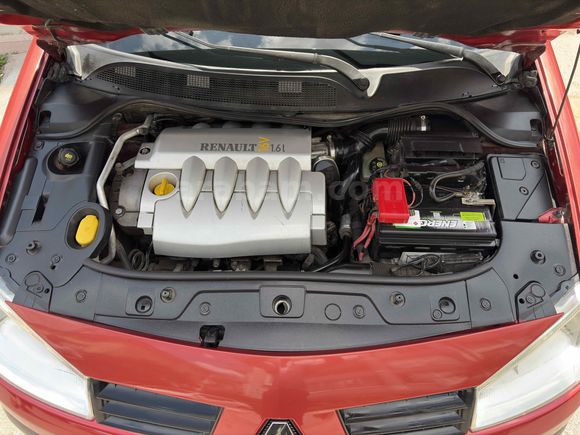 DEĞİŞENSİZ TERTEMİZ PARÇA BOYALI 2006  DİNAMİK FULL MEGANE