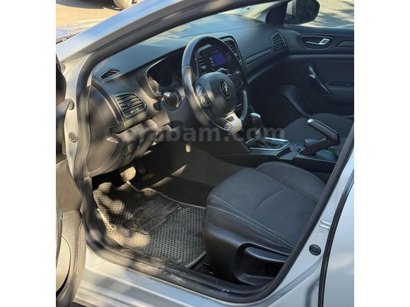 Sahibinden Renault Megane 1.5 Blue DCI Touch 2019 Model