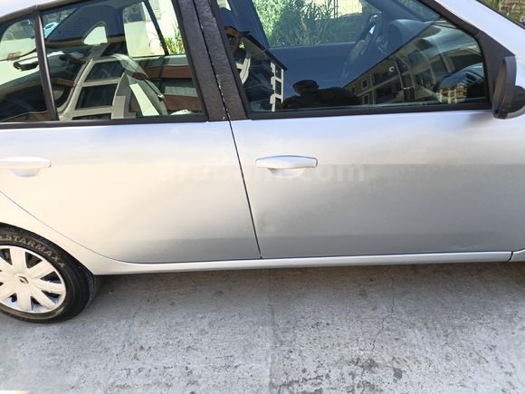 Sahibinden Renault Symbol 1.2 Authentique Edition 2012 Model