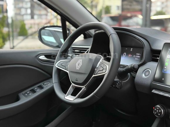 2025 RENAULT CLİO 13 BİNDE HATASIZ BOYASIZ GSR2 MİNERAL GRİ