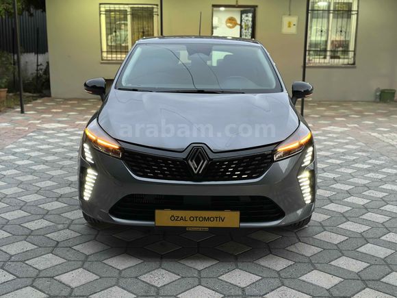 2025 RENAULT CLİO 13 BİNDE HATASIZ BOYASIZ GSR2 MİNERAL GRİ
