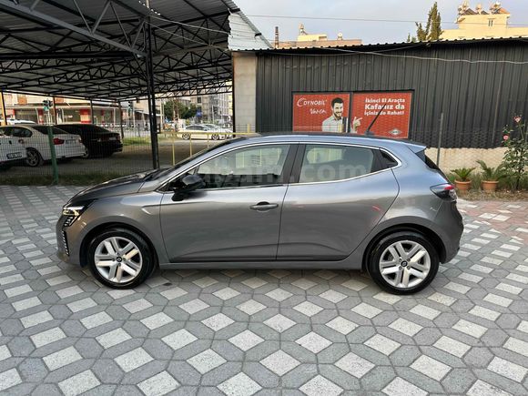 2025 RENAULT CLİO 13 BİNDE HATASIZ BOYASIZ GSR2 MİNERAL GRİ