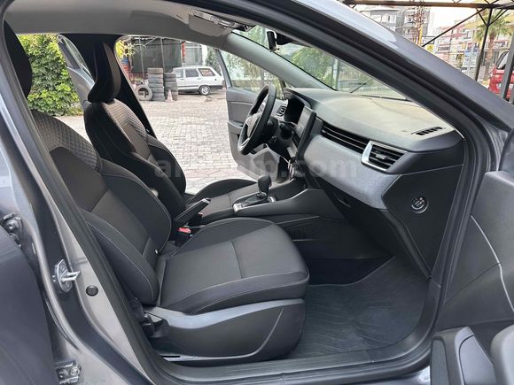 2025 RENAULT CLİO 13 BİNDE HATASIZ BOYASIZ GSR2 MİNERAL GRİ