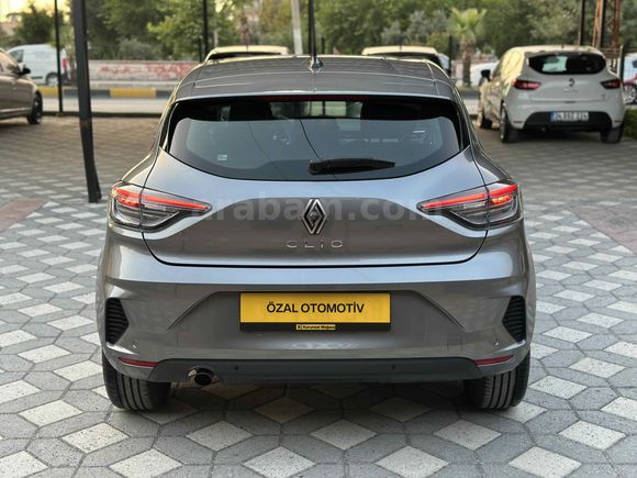 2025 RENAULT CLİO 13 BİNDE HATASIZ BOYASIZ GSR2 MİNERAL GRİ