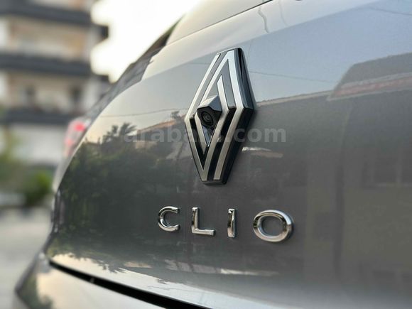 2025 RENAULT CLİO 13 BİNDE HATASIZ BOYASIZ GSR2 MİNERAL GRİ