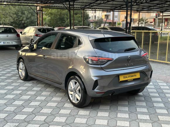 2025 RENAULT CLİO 13 BİNDE HATASIZ BOYASIZ GSR2 MİNERAL GRİ
