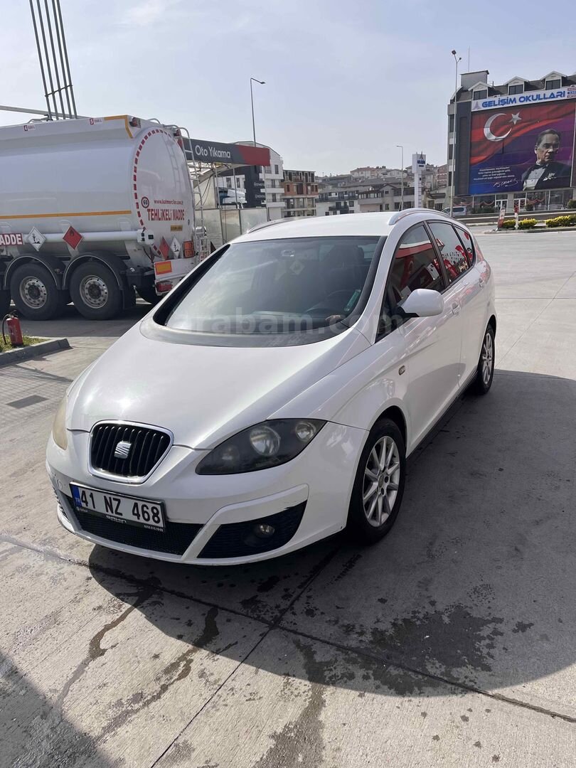 Sahibinden Seat Altea 1.6 TDI Style XL 2013 Model Kocaeli 436.000 km Beyaz 3