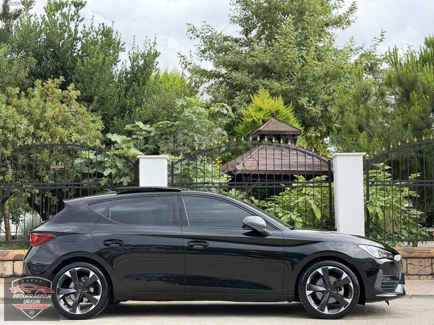 Galeriden Cupra Leon 1.5 eTSI Standart 2023 Model Antalya 52.000 km Siyah 4