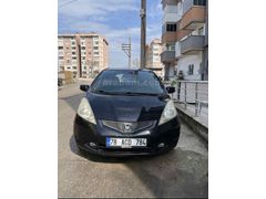 Sahibinden Honda Jazz 1.4 Fun 2010 Model  184.000 km Siyah