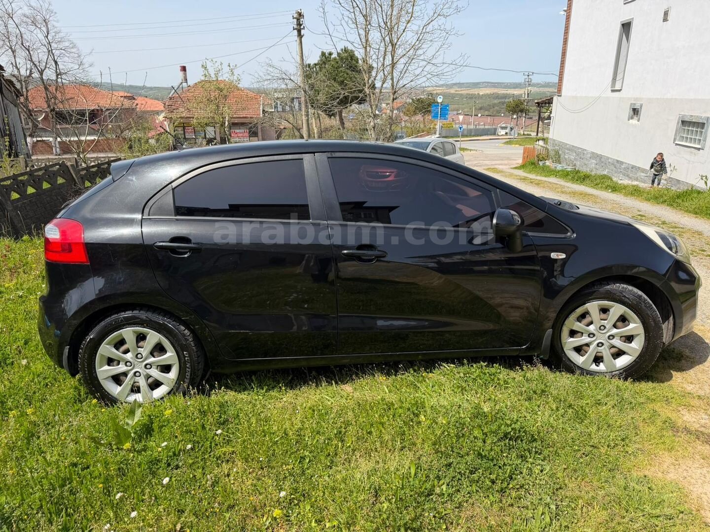 Galeriden Kia Rio 1.25 CVVT Natty 2014 Model Sakarya 287.000 km Siyah 2