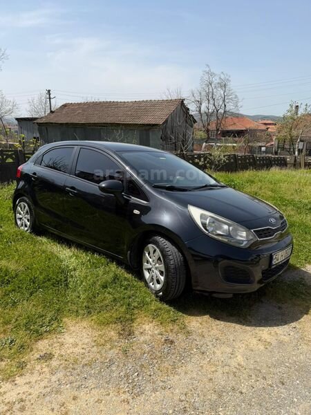Galeriden Kia Rio 1.25 CVVT Natty 2014 Model Sakarya 287.000 km Siyah