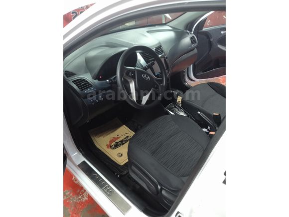 Sahibinden Hyundai Accent Blue 1.6 CRDI Mode Plus 2016 Model