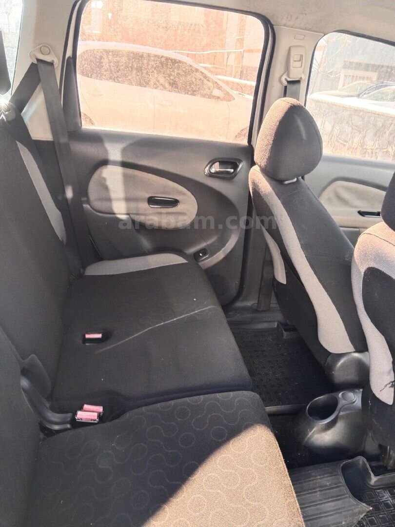 Sahibinden Citroen C3 Picasso 1.6 HDi SX 2011 Model Erzurum 206.000 km Beyaz 6