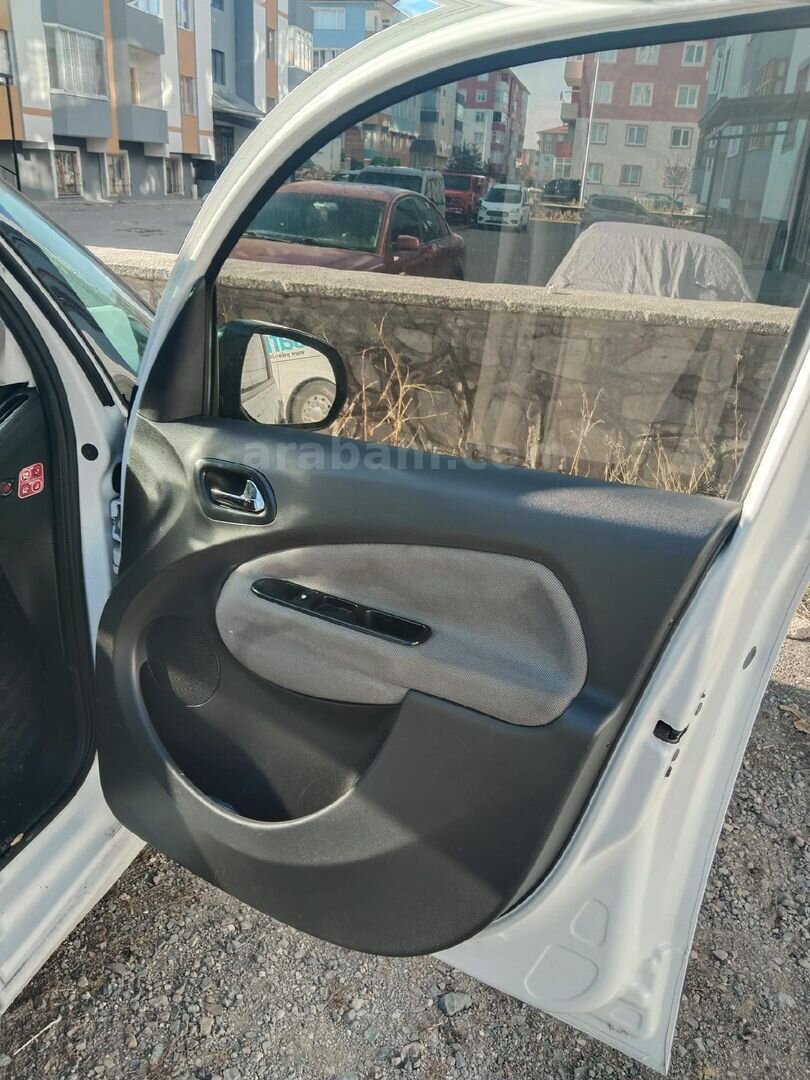Sahibinden Citroen C3 Picasso 1.6 HDi SX 2011 Model Erzurum 206.000 km Beyaz 5