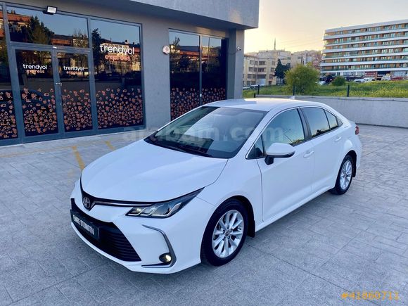 HATASIZ BOYASIZ 81.000 KM 2022 COROLLA 1.5 DREAM 10 İLERİ 125 HP