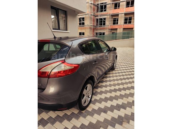 Sahibinden Renault Megane 1.5 dCi Expression 2011 Model  273.370 km Füme