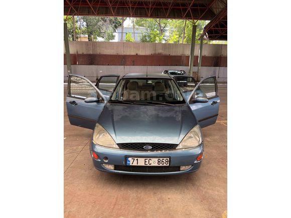 Sahibinden Ford Focus 1.6 Ghia 2000 Model 