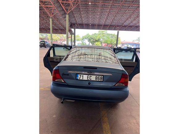 Sahibinden Ford Focus 1.6 Ghia 2000 Model 