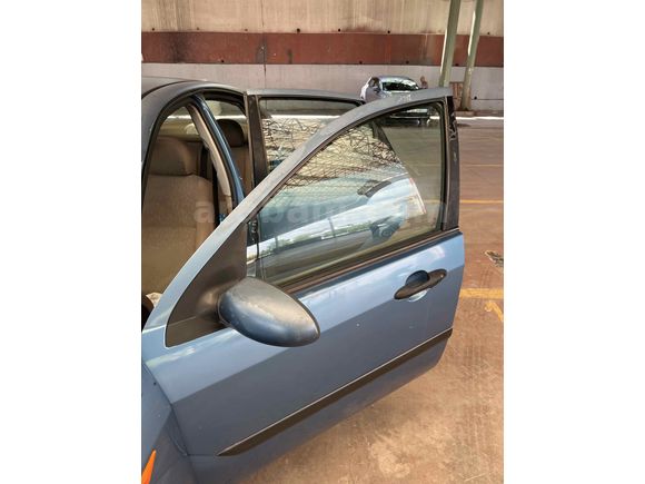 Sahibinden Ford Focus 1.6 Ghia 2000 Model 