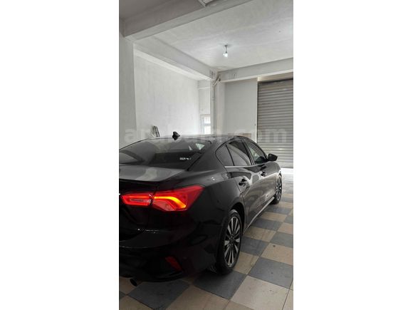Sahibinden Ford Focus 1.5 EcoBlue Titanium X 2023 Model 