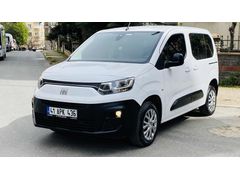 2023 yeni FİAT DOBLO COMBİ 1.5 BLUEHDİ EASY PLUS KARTA12TAKSİT