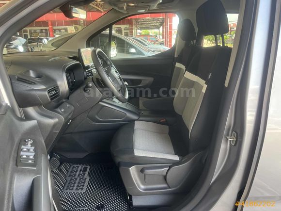 SERVİS BAKIMLI,FULL DONANIM BERLİNGO MAX OTOMATİK