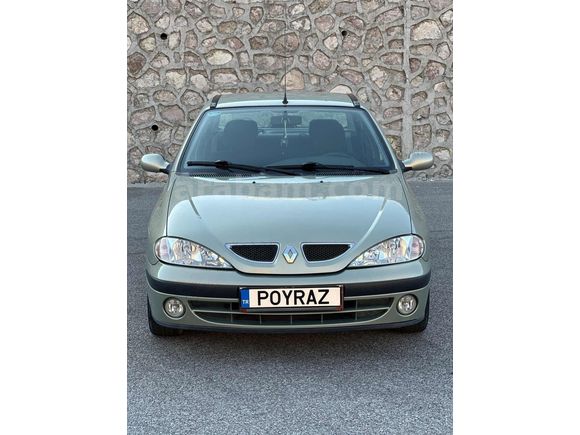 POYRAZ'DAN HATASIZ BOYASIZ TR'de TEK MEGANE