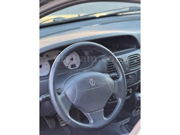 POYRAZ'DAN HATASIZ BOYASIZ TR'de TEK MEGANE