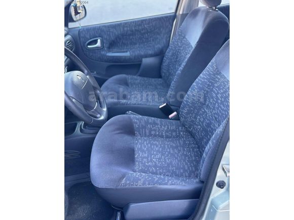 POYRAZ'DAN HATASIZ BOYASIZ TR'de TEK MEGANE