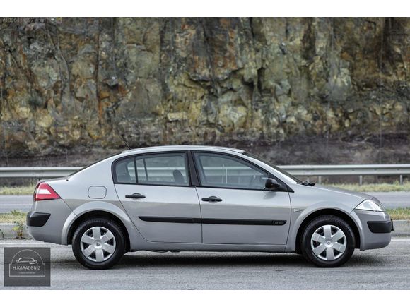 2004 MODEL MEGANE DEĞIŞENSIZ TRAMERSİZ 3 PARÇA BOYALI 267.000 KM