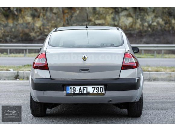 2004 MODEL MEGANE DEĞIŞENSIZ TRAMERSİZ 3 PARÇA BOYALI 267.000 KM