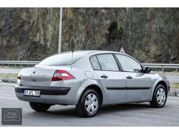2004 MODEL MEGANE DEĞIŞENSIZ TRAMERSİZ 3 PARÇA BOYALI 267.000 KM