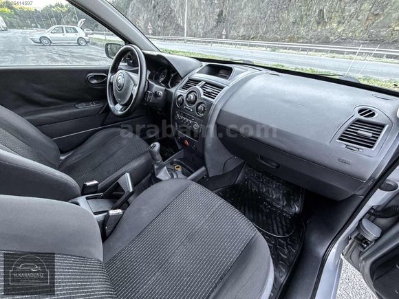 2004 MODEL MEGANE DEĞIŞENSIZ TRAMERSİZ 3 PARÇA BOYALI 267.000 KM