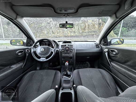 2004 MODEL MEGANE DEĞIŞENSIZ TRAMERSİZ 3 PARÇA BOYALI 267.000 KM