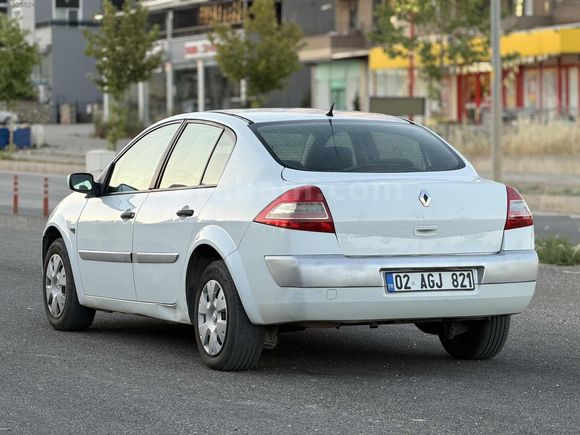 2009 MODEL HATASIZ AYARINDA MEGANE 2